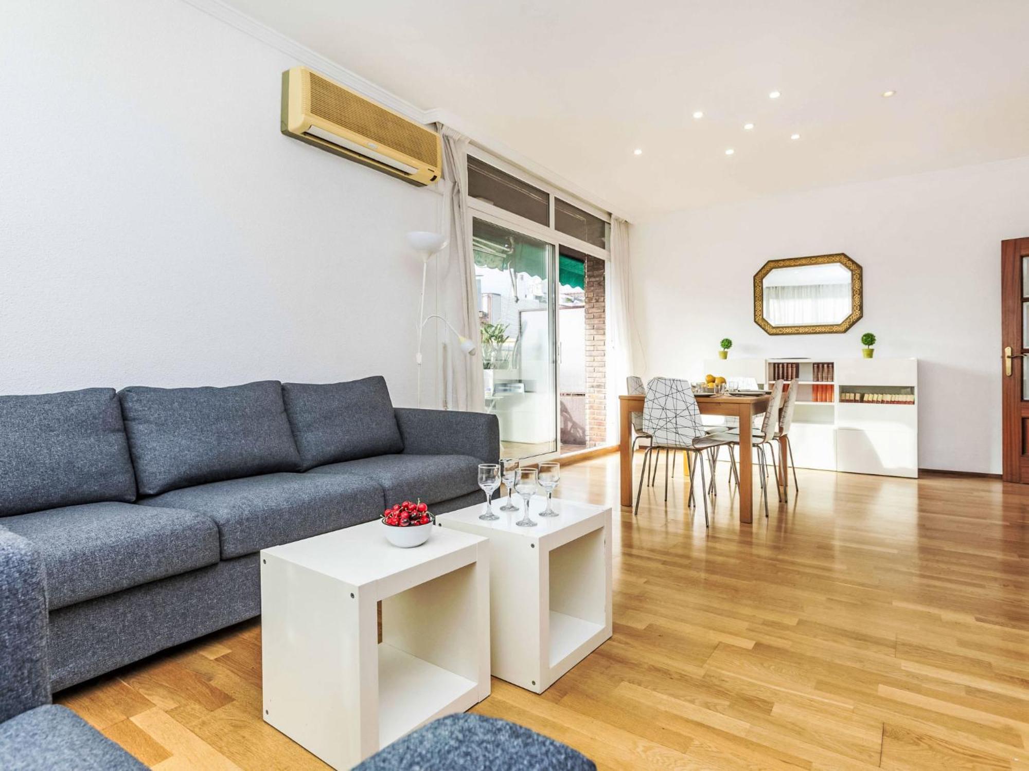 Apartment Sants-Les Corts Galileu By Interhome Барселона Екстер'єр фото