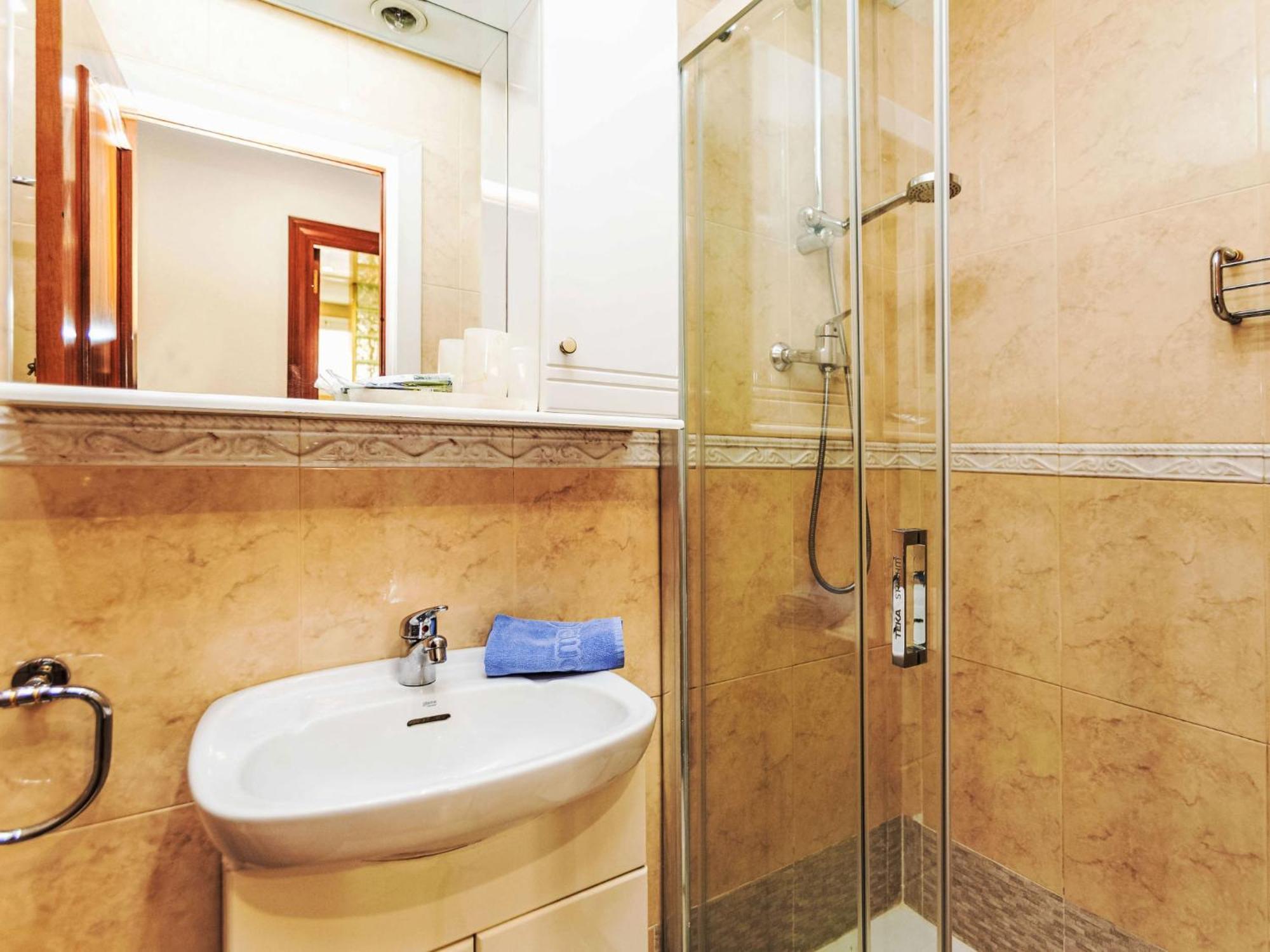 Apartment Sants-Les Corts Galileu By Interhome Барселона Екстер'єр фото