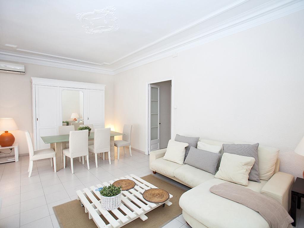 Apartment Sants-Les Corts Galileu By Interhome Барселона Екстер'єр фото